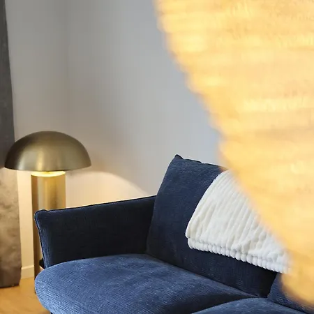 Outremer - Douceur Bleue Au Centre De *