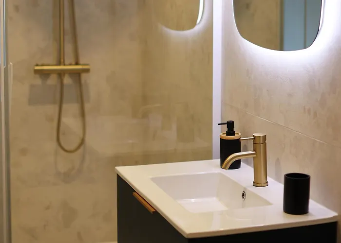 Outremer - Douceur Bleue Au Centre De *